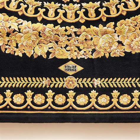 tappeto versace oro|Tappeti di Versace da donna .